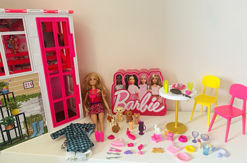 Barbie pink white dollhouse - &,