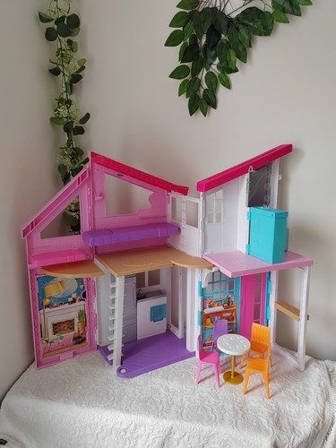 Barbie story house - story,
