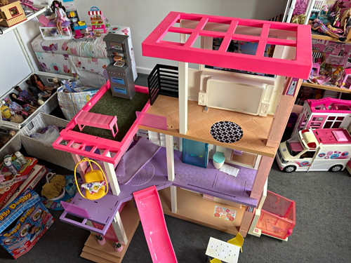 Barbie storey furnished - barbie,