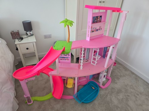 Barbie house with dolls - , &